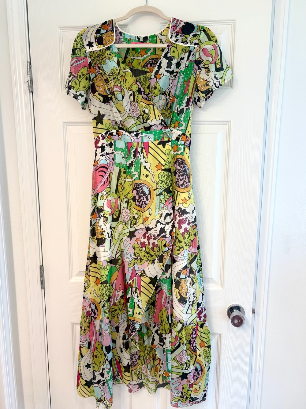 Vilagallo Midi Dress in Pop-Art Print